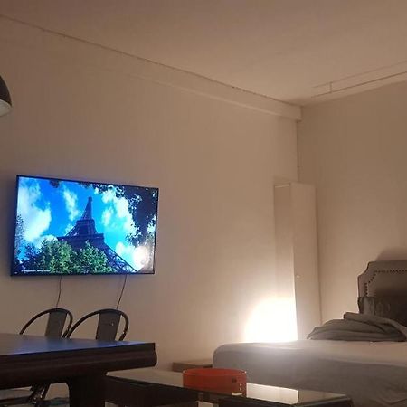 Charming Loft - Tour Eiffel/ Rue Cler Aparthotel Paris Exterior foto